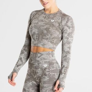Women’s Best Seamsless Camo Crop Top